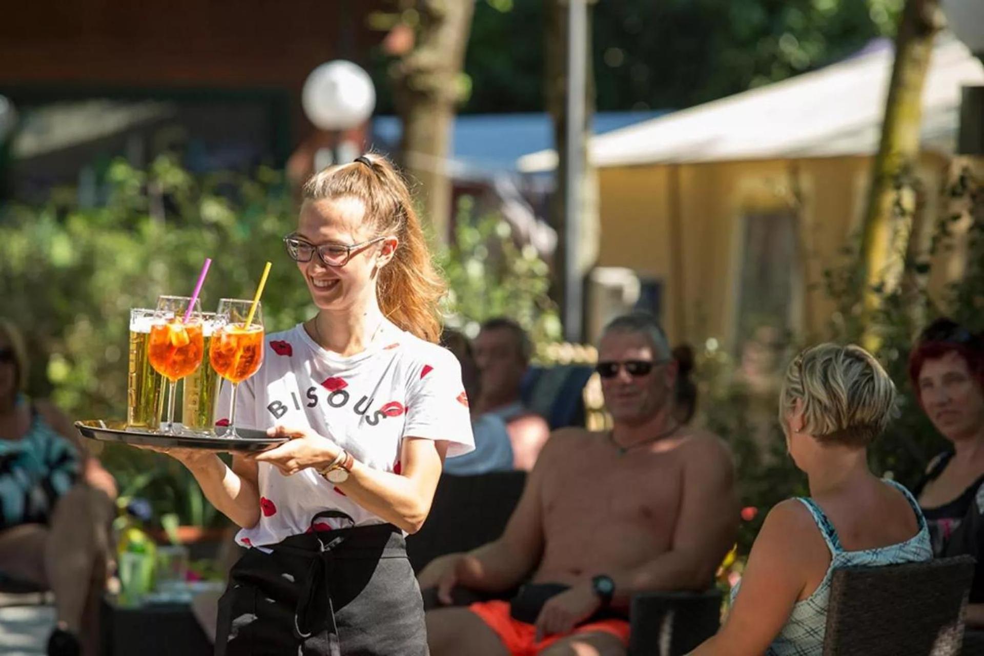 איסאו Estivo Premium Deluxe Mobile Homes On Camping Del Sole Village מראה חיצוני תמונה