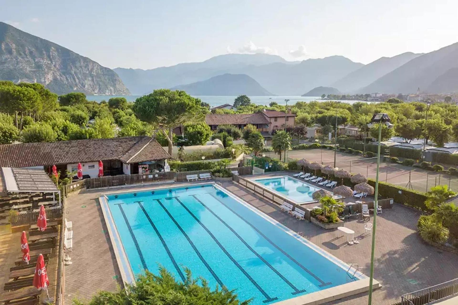 איסאו Estivo Premium Deluxe Mobile Homes On Camping Del Sole Village מראה חיצוני תמונה