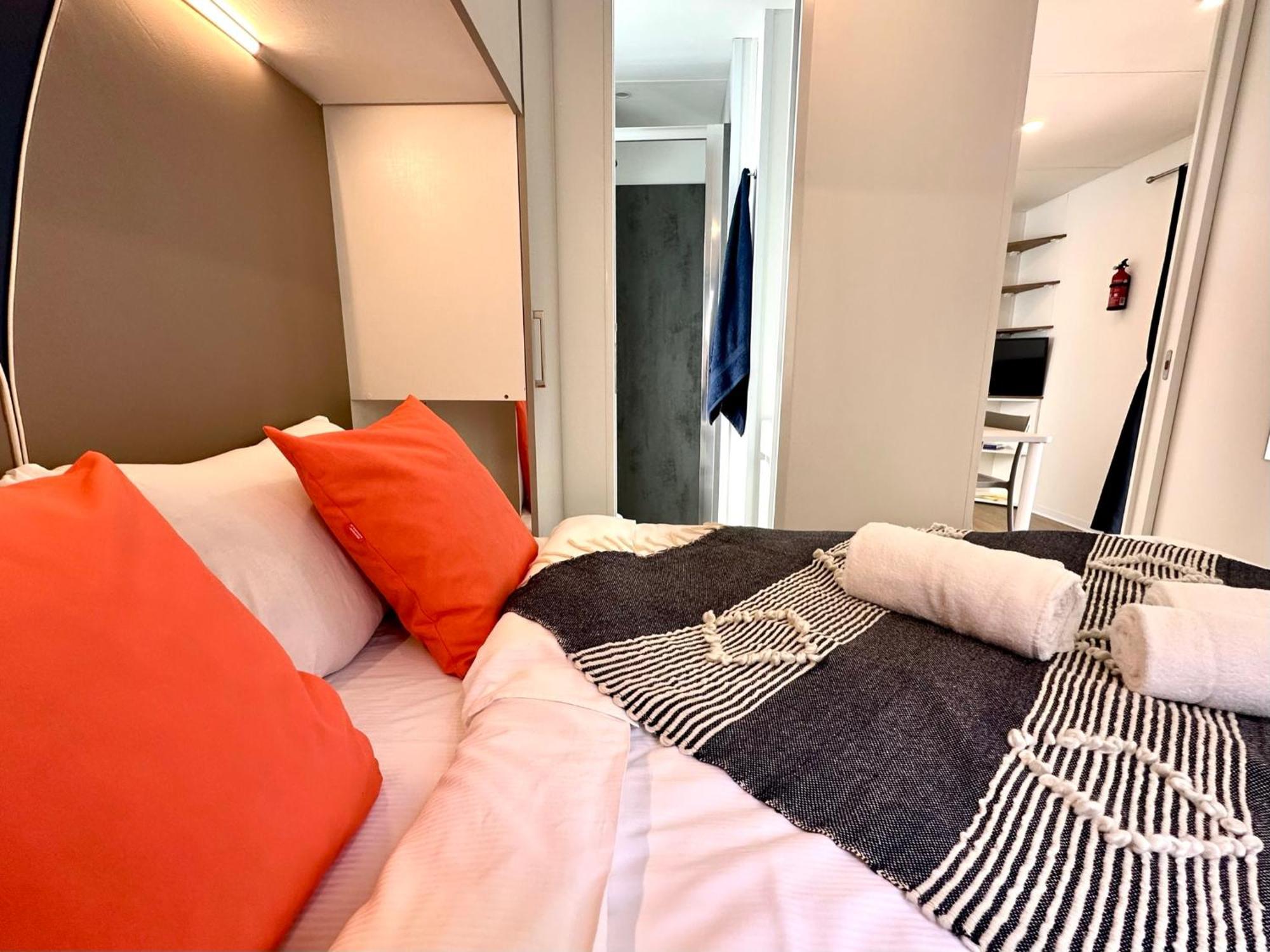 איסאו Estivo Premium Deluxe Mobile Homes On Camping Del Sole Village מראה חיצוני תמונה