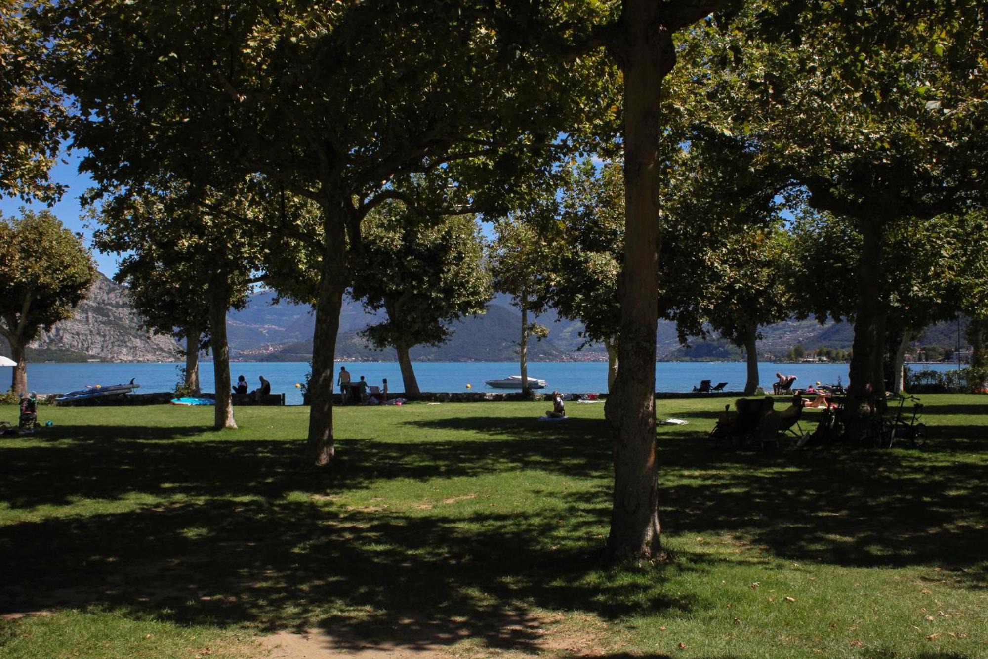 איסאו Estivo Premium Deluxe Mobile Homes On Camping Del Sole Village מראה חיצוני תמונה