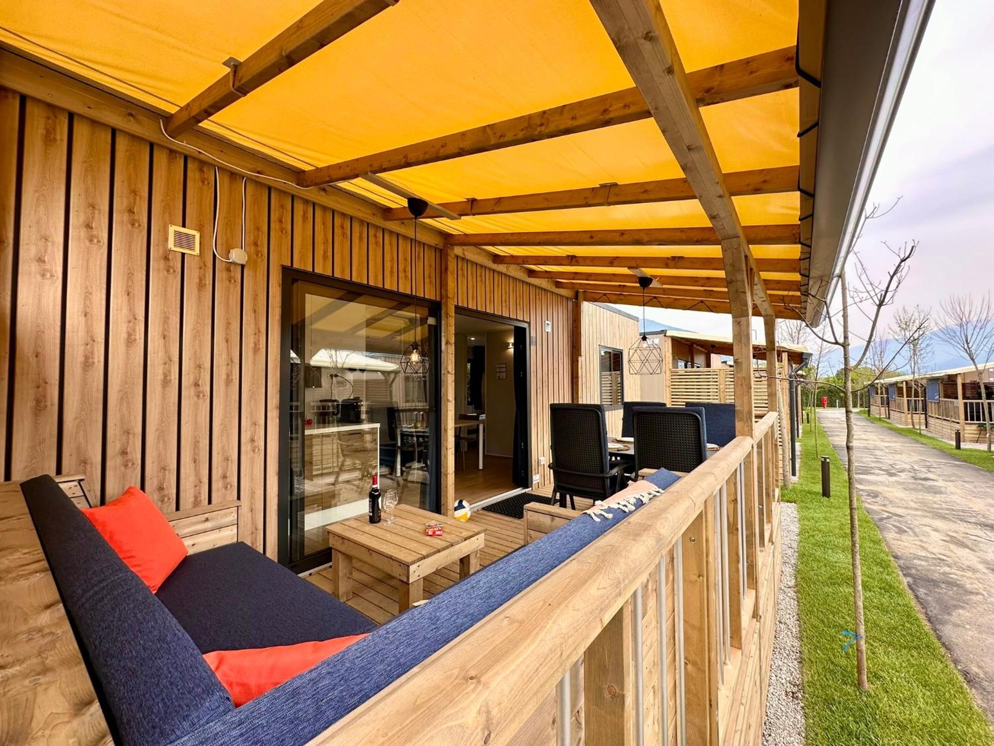 איסאו Estivo Premium Deluxe Mobile Homes On Camping Del Sole Village מראה חיצוני תמונה